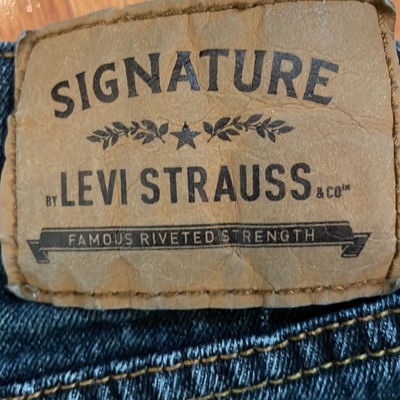 Levi Signature Strauss & Co Relaxed Fit Blue Jeans 5 Pocket W36 x L34 Dark Wash - Picture 2 of 16